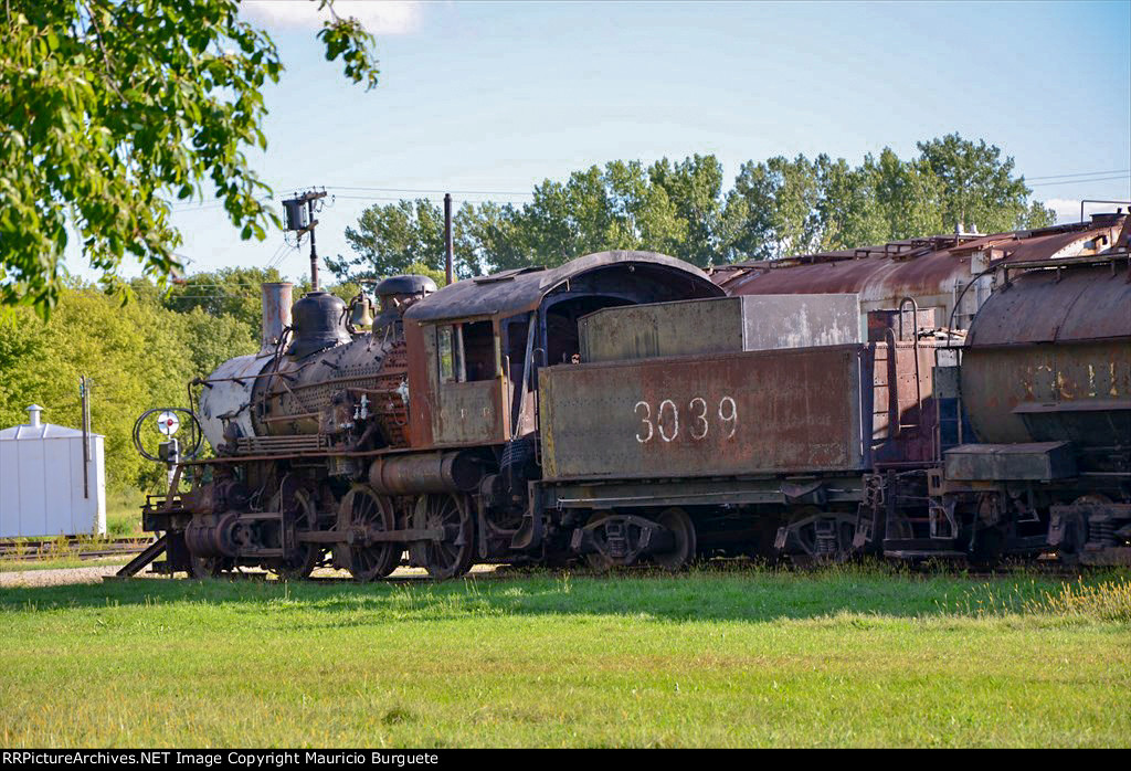 Illinois Central 2-6-0 Steam Loco